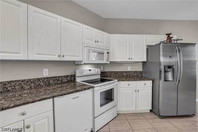 Building Photo - 6560 Huntington Lakes Cir