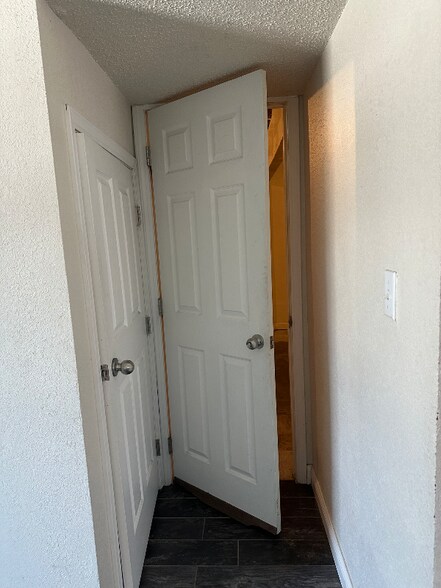 Building Photo - 401 Douglas