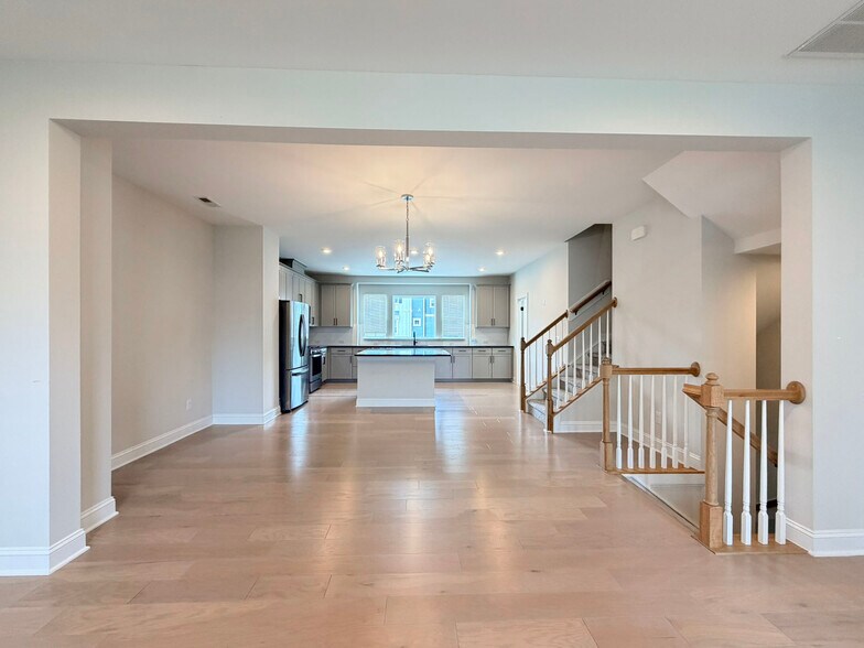 Building Photo - 829 Amley Pl