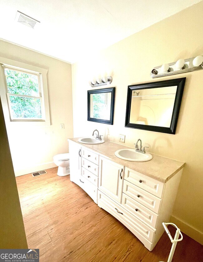 Building Photo - 76 Mt Pleasant Church Rd