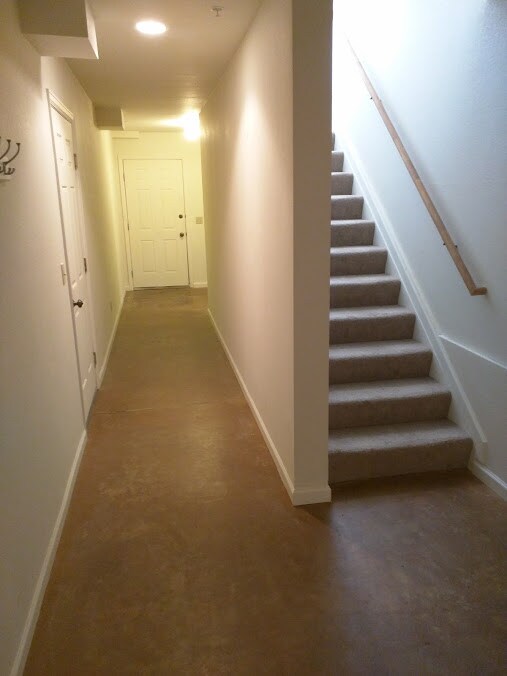 Building Photo - 813 Castello Ave