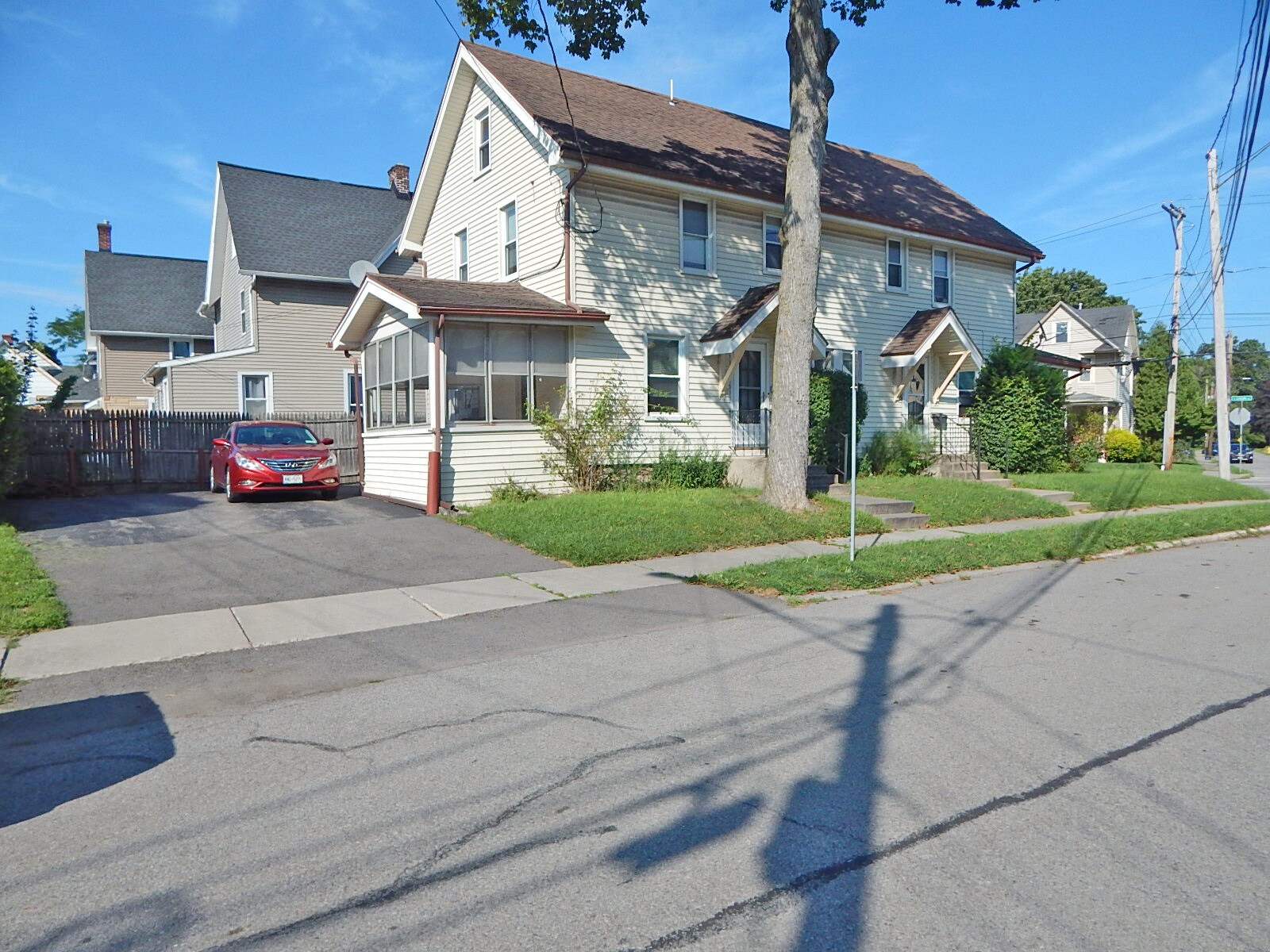 Building Photo - 235 E Elm St