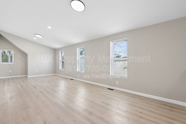 Building Photo - 1209 E Whittier St