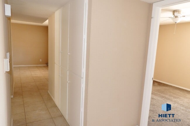 Building Photo - Gorgeous Upper Valley rental home