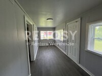 Building Photo - Charming 3 bedroom 1 bath home
