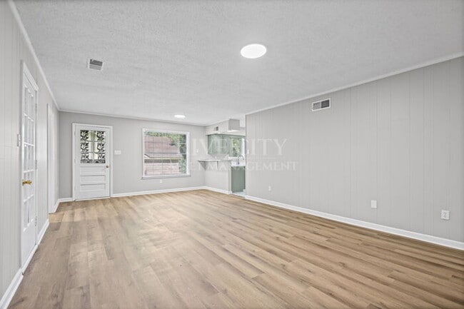 Building Photo - 895 Brownlee Rd