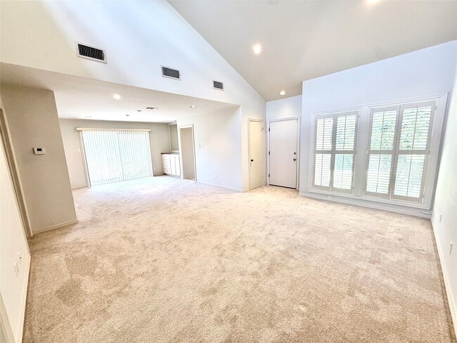 Building Photo - 1611 Potomac Dr