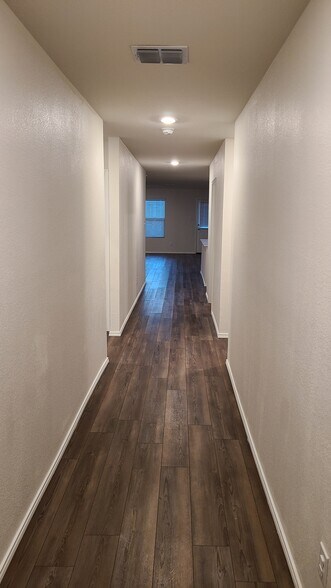 Building Photo - 14301 Saddlebred Way