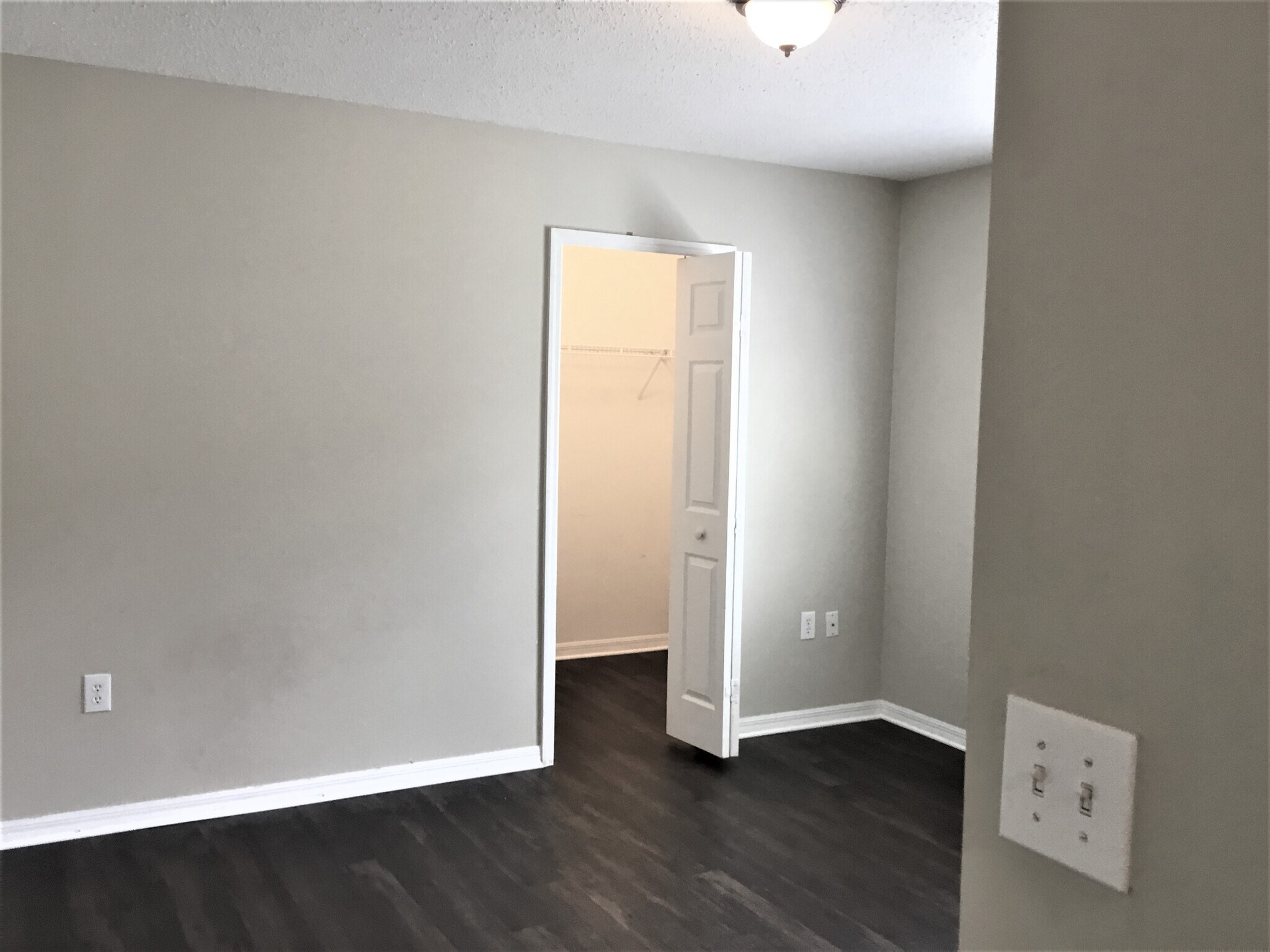 Building Photo - 519 Scarlet Maple Ct