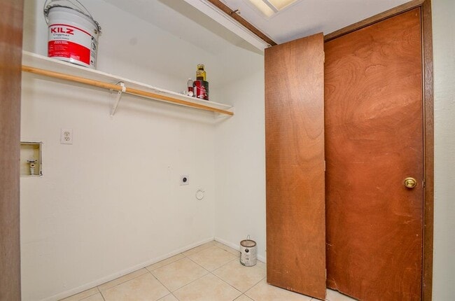 Building Photo - 14419 Merry Meadow Dr