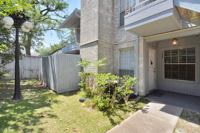 Primary Photo - 7400 Bellerive Dr