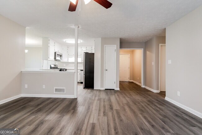 Building Photo - 5503 Springwood Ln