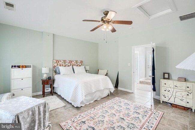 Building Photo - 432 Grand St