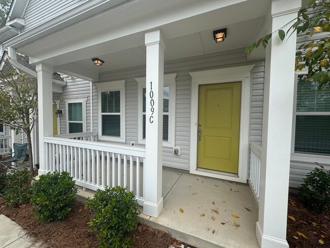 Primary Photo - Cover front porch, two bedroom 2 1/2 bath ...