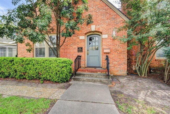 Building Photo - 1313 Peden St