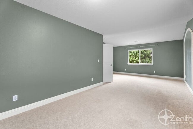 Building Photo - 2903 NE 184th Ave