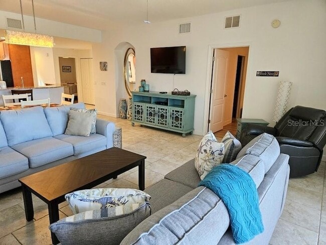 Building Photo - 6618 7th Ave Cir W