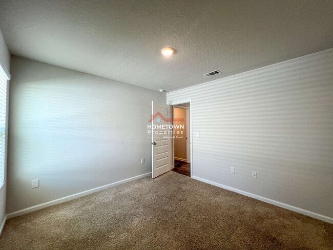 Building Photo - 5257 Peach Dr