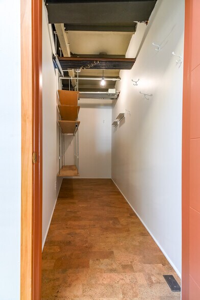 Walk in Closet - 2323 Magnolia St