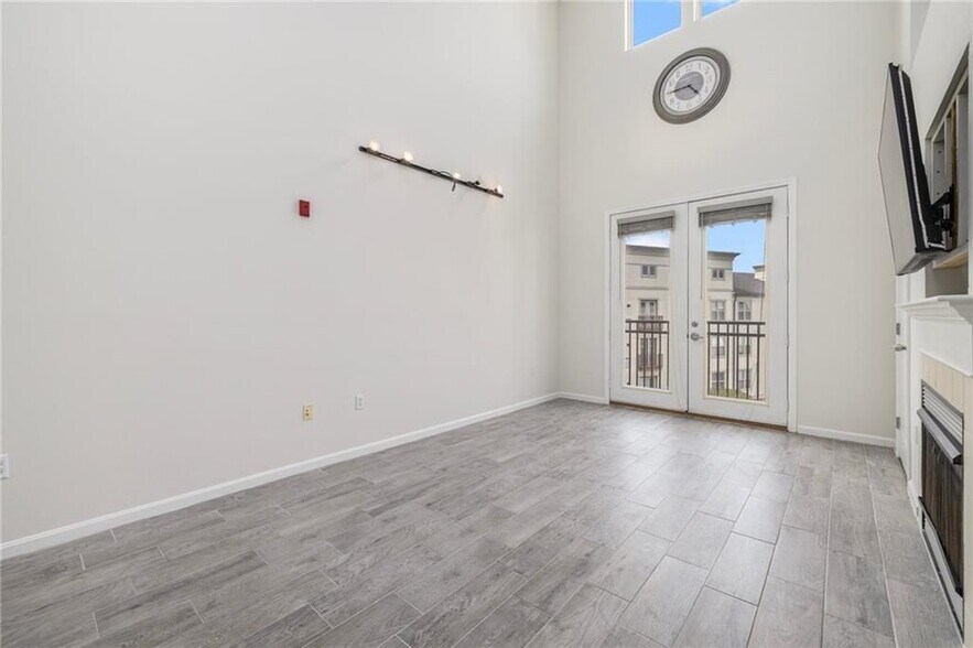 Building Photo - 1000 Providence Pl