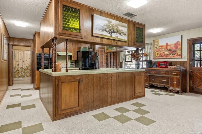 Building Photo - 118 Buffalo Springs Crossing