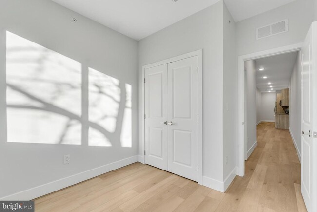 Building Photo - 1243 W Westmoreland St