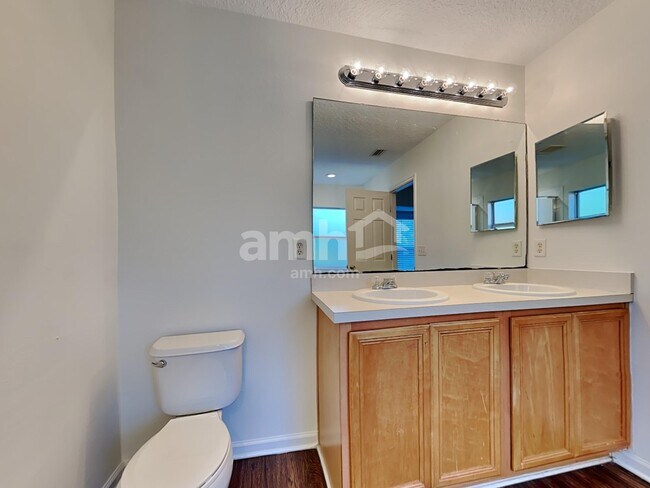 Building Photo - 2260 Brian Lakes Dr E