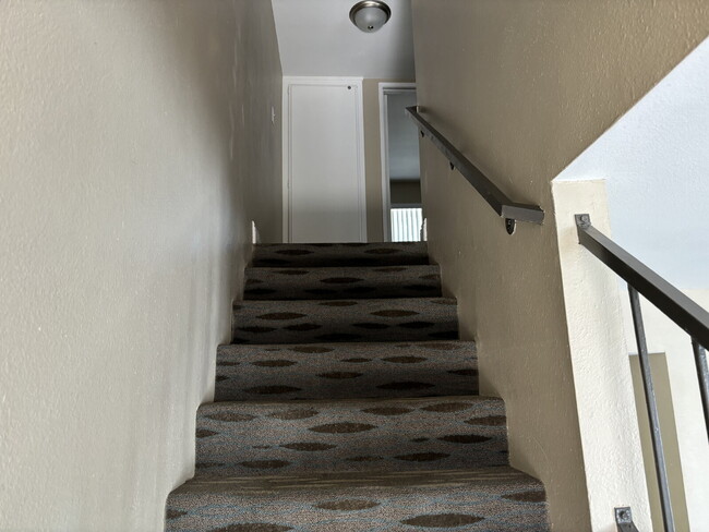 Building Photo - 2-Story, 2-Bedroom Condo Available for Rent