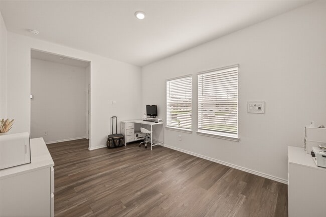 Building Photo - 24726 Cedar Ln