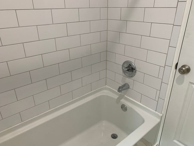 Building Photo - Norwood Duplex W/ Driveway Parking