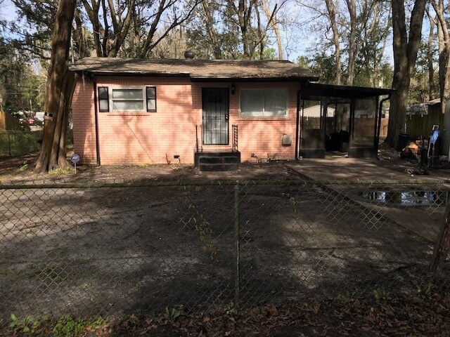 Primary Photo - 6619 Beryl St