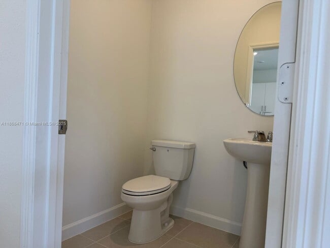 Building Photo - 2659 SE 24th St