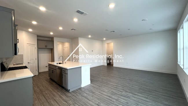 Building Photo - Newer Elk Grove 4bd/3.5ba Home near Big Horn & Poppyridge Rd