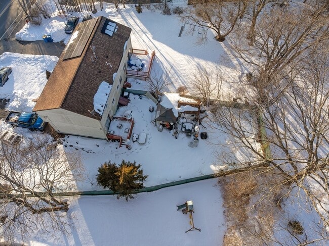 Building Photo - 223 Warren St