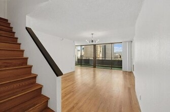 Building Photo - 2-Story 2BR Condo with Patio, In-Unit Laundry & Parking in Oakland Chinatown