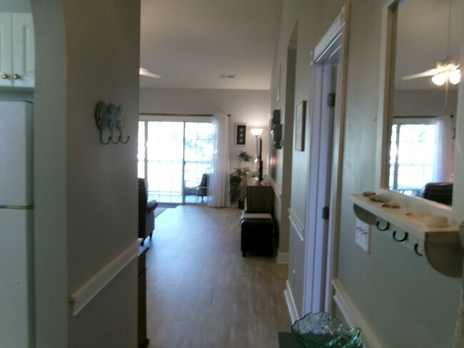Building Photo - 682 Riverwalk Dr