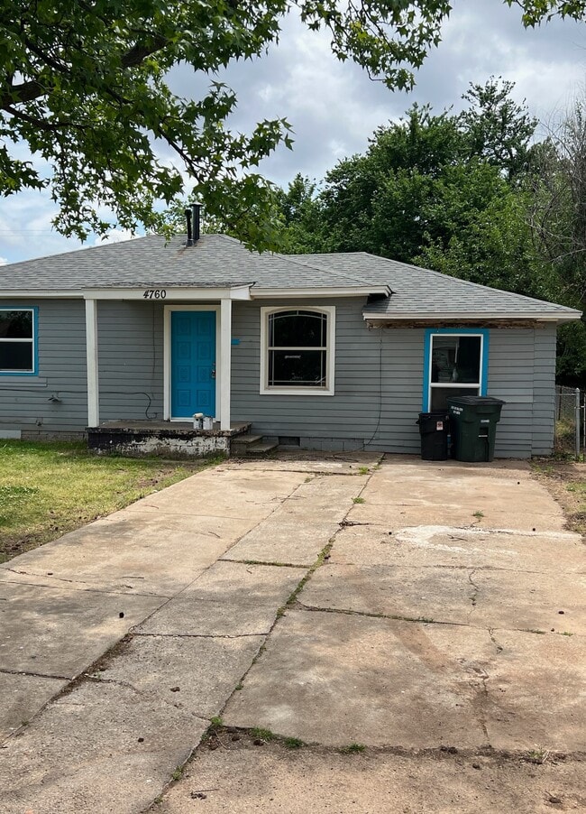 Building Photo - 4760 SE 25th St