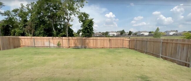Building Photo - 109 Fairmeadow Downs Dr