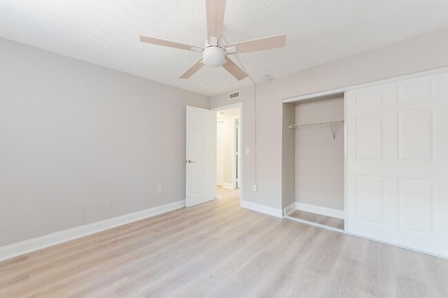 Building Photo - 650 SW 2nd Ave