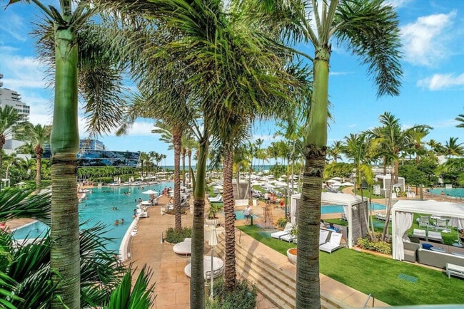 Building Photo - 4401 Collins Ave