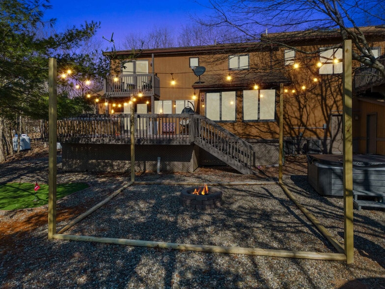 Building Photo - 320 Midland Ct