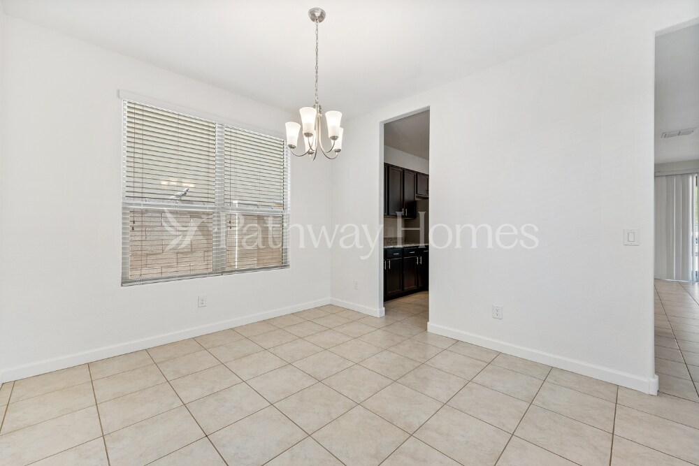 Building Photo - 18241 N Crestview Ln