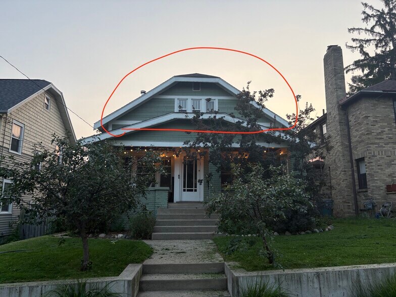 Building Photo - 1027 Benjamin Ave SE