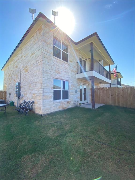 Building Photo - 100 Sandstone Dr