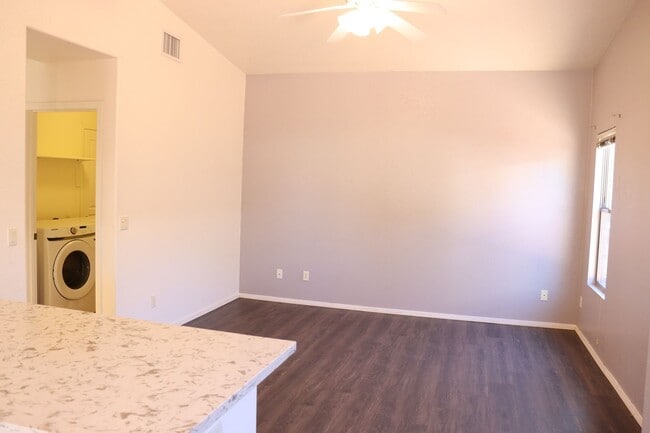 Building Photo - Canyon De Flores Home