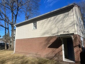 Building Photo - Hickory Street