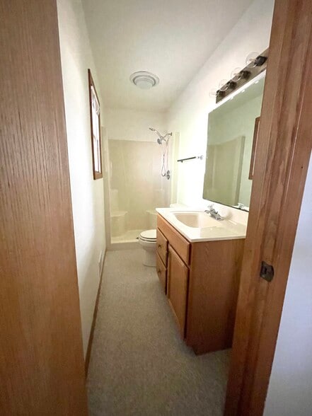 Building Photo - 1509 Manor Ln