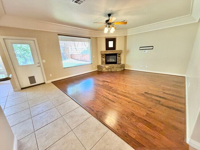 Building Photo - 2176 N Gunsight Dr