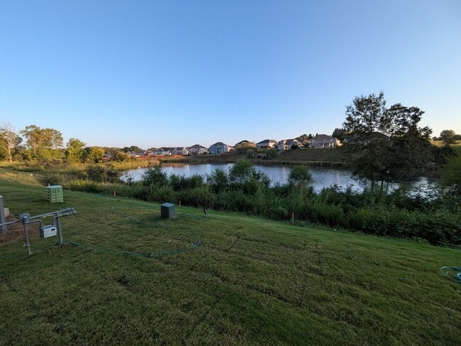 Building Photo - 831 Powder Br Dr