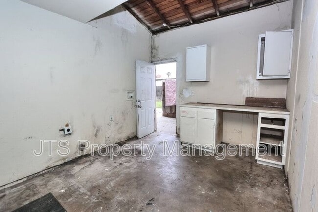 Building Photo - 2840 Sweet Way